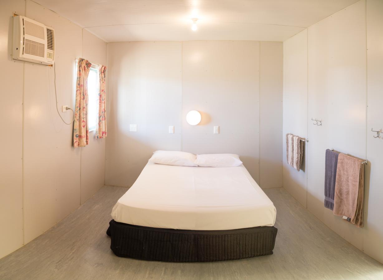 Stork Rd Budget Rooms - Private Rooms With Shared Bathrooms Access To Pool Longreach Buitenkant foto